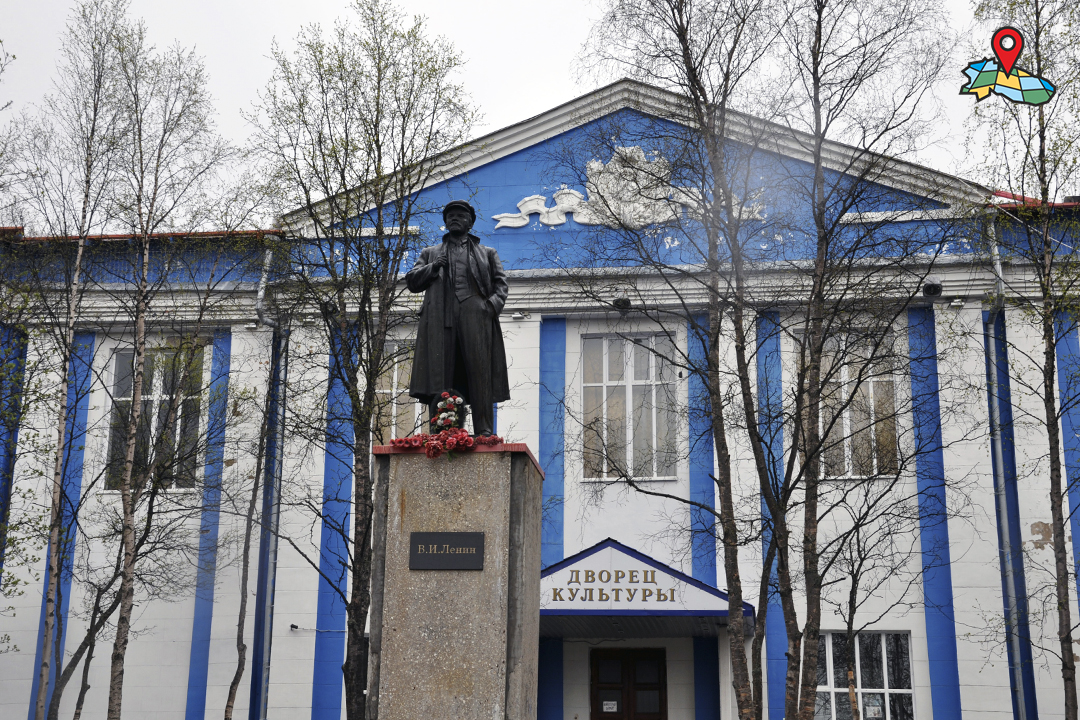 библиотека оленегорск бардина 25. вокзал оленегорск внутри. почта оленегорск режим работы строительная 49. почта россии оленегорск. почта оленегорск.