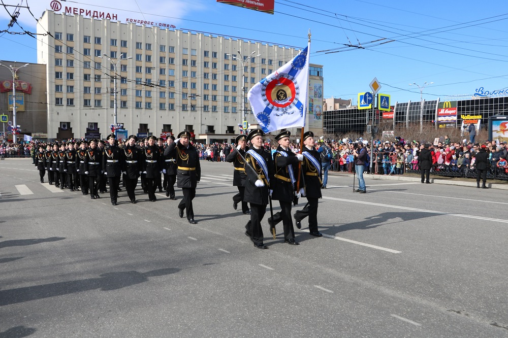 Нахимовцы на параде в москве