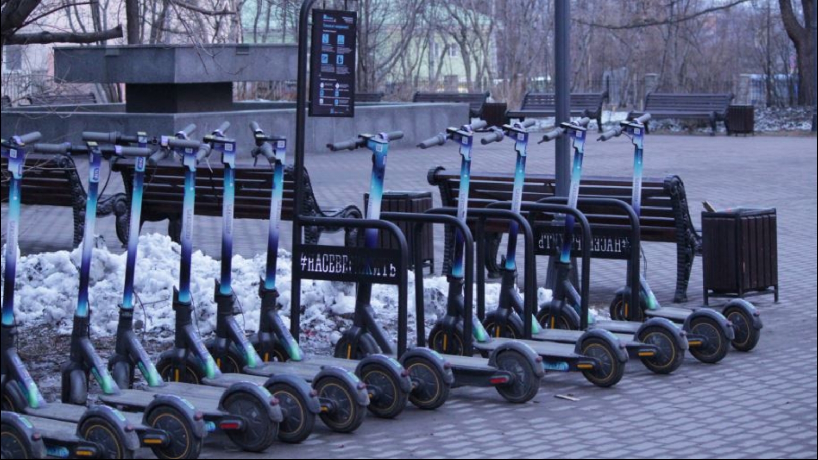 Прокаты в мурманске. Bikeme мурманск. Прокаты в мурманске. Дтп с участием самокатов. Электросамокаты стоянка питер.
