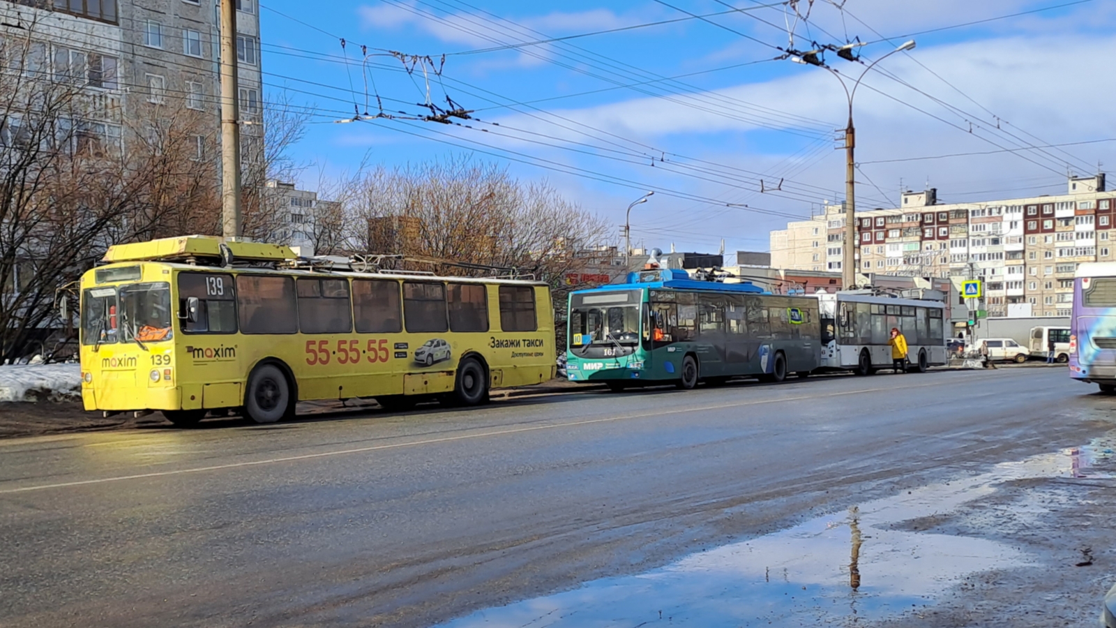 В Мурманске столкнулись несколько машин марки Renault - Мурманское  Информационное агентство СеверПост.ru