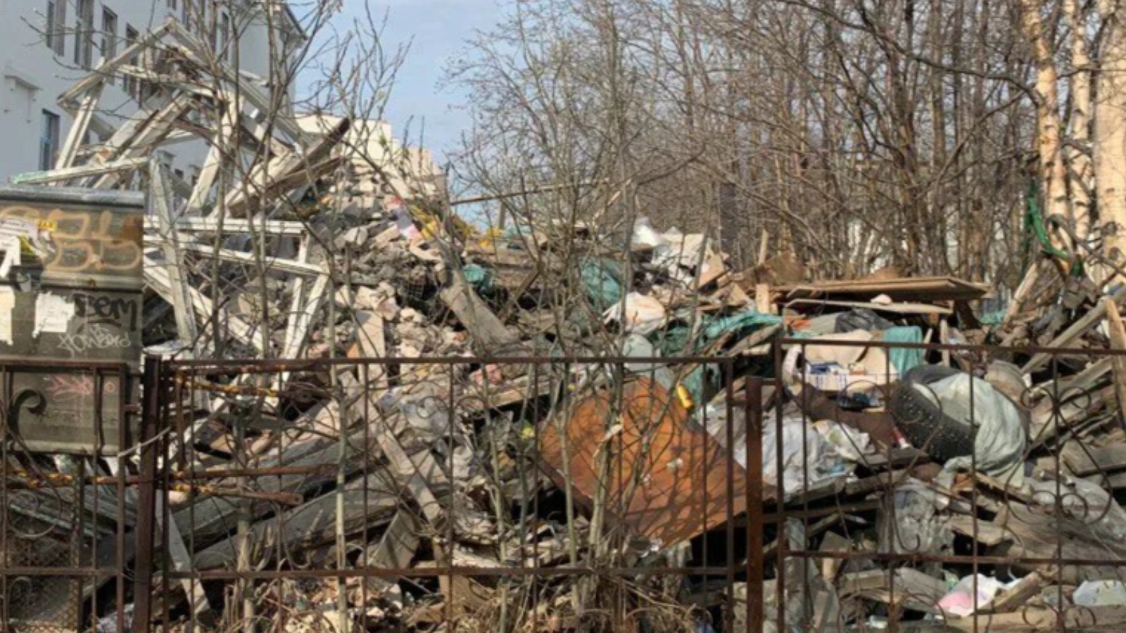 Пожар в девятиэтажке на Достоевского в Мурманске тушили 12 спасателей -  Мурманское Информационное агентство СеверПост.ru