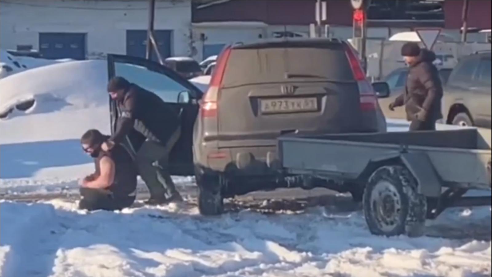 В частном вертолёте в Умбе прятали сёмгу на 800 тысяч рублей [видео] -  Мурманское Информационное агентство СеверПост.ru